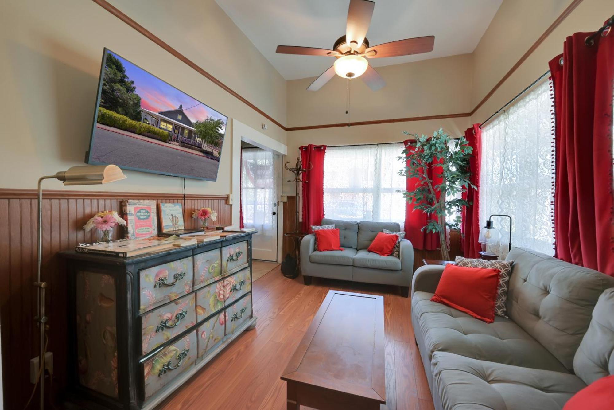 Spacious Downtown Jackson Retreat- Historic Hangout المظهر الخارجي الصورة