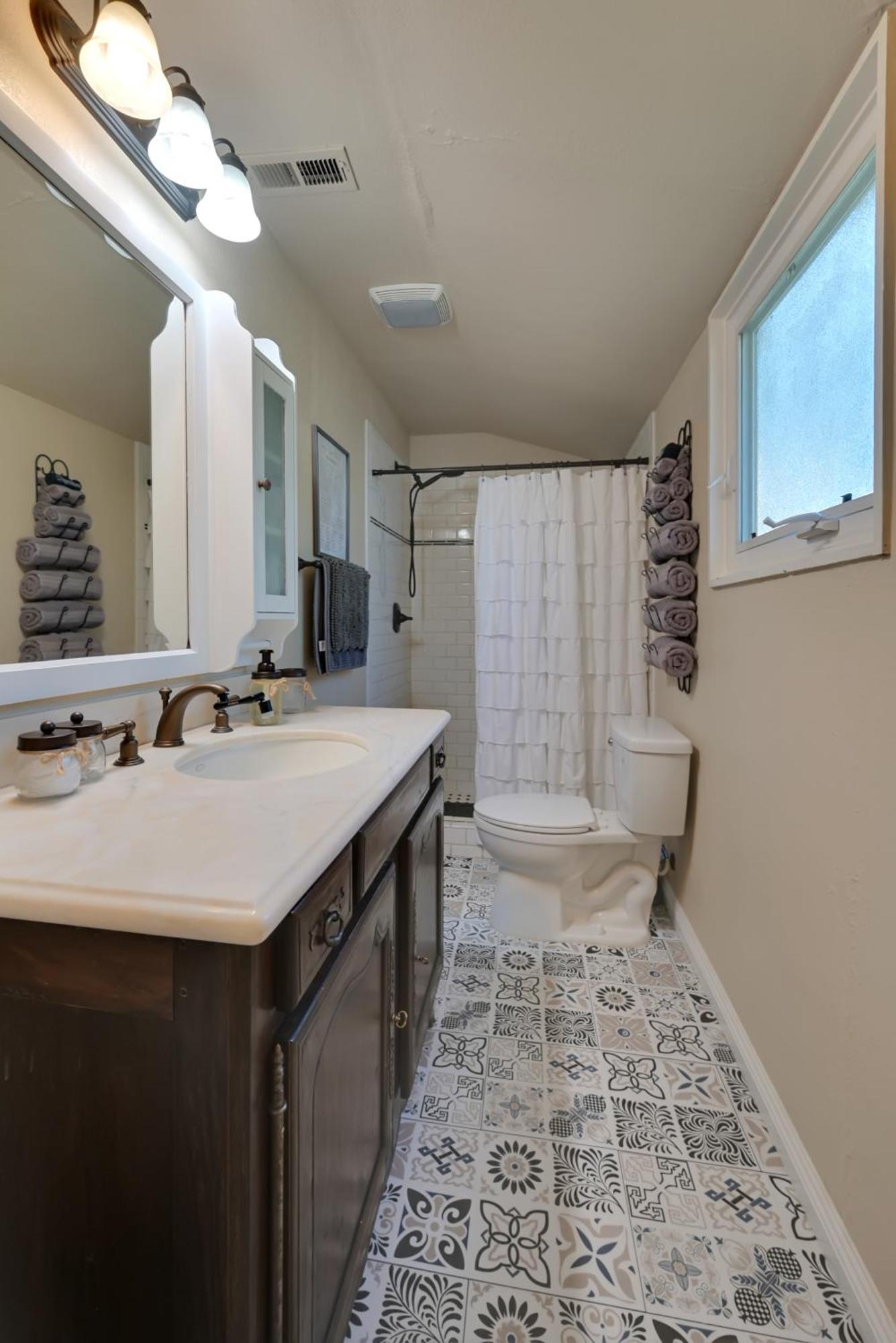 Spacious Downtown Jackson Retreat- Historic Hangout المظهر الخارجي الصورة